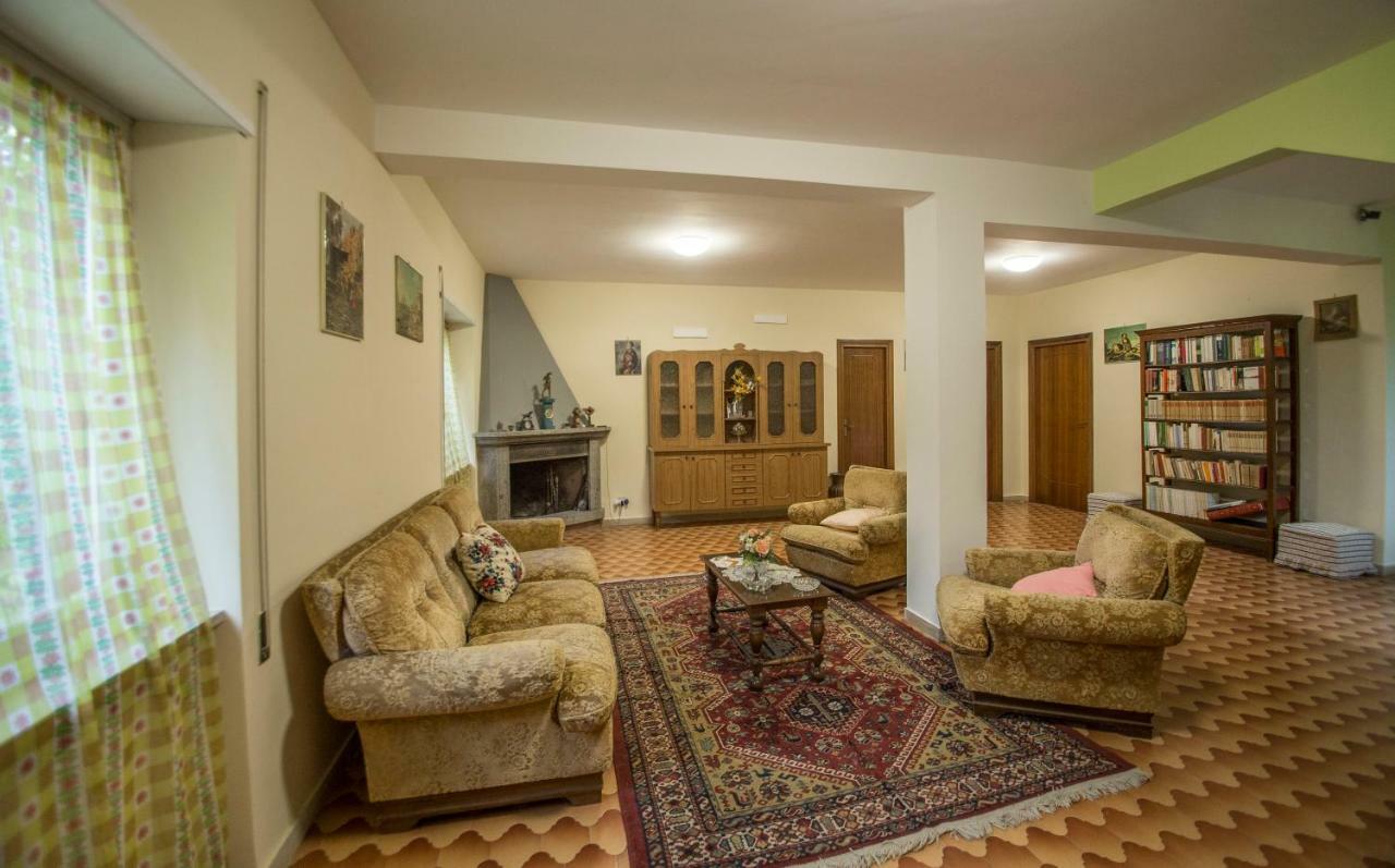 مبيت وإفطار رونسيجليونى Residenzadelia المظهر الخارجي الصورة